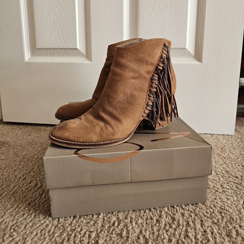 Fringe Suede Ankle Boots - Tan